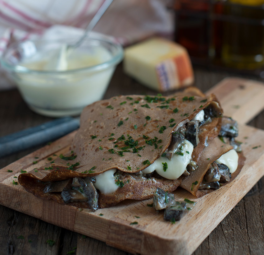 Crespelle-di-farina-di-castagne-con-funghi-e-fontaveto-dx