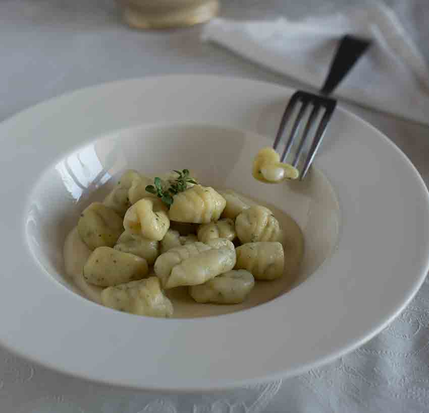Gnocchi-di-patate-ripieni-al-Sanste-dx