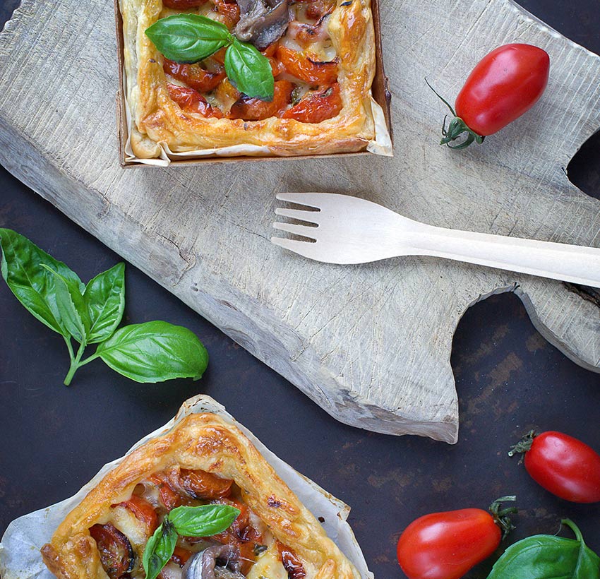 Quiche caprese con acciughe e mozzarella - Val d'Aveto