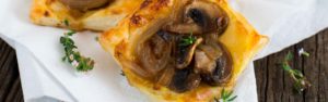 Sfoglie con Formaggetta champignon e cipolle caramellate