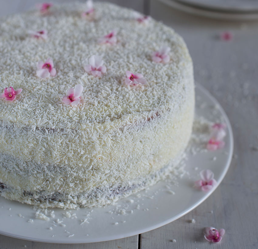 Torta al cocco con Yogurt Colato Val d'Aveto