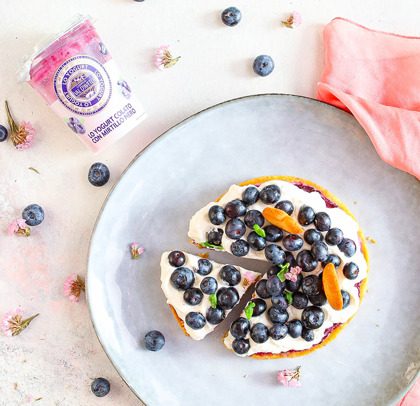 TARTE CON YOGURT AI MIRTILLI