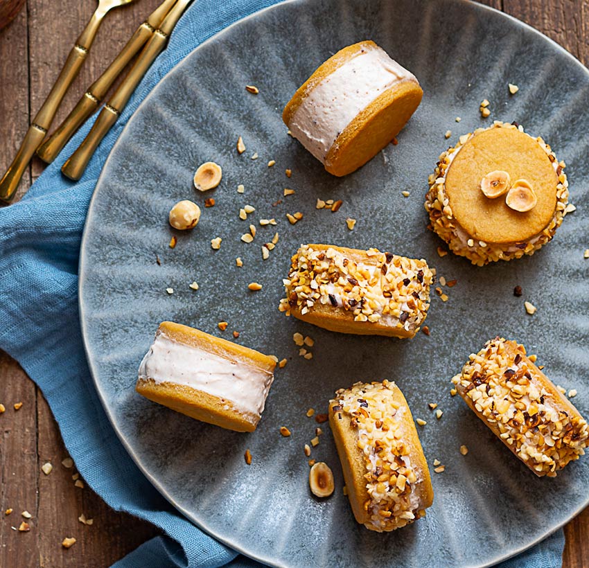 SANDWICH COOKIES CON MOUSSE ALLO YOGURT bg