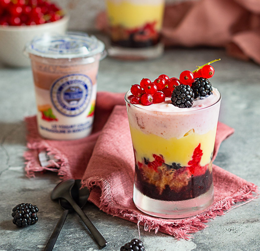 TRIFLE ALLO YOGURT E FRUTTI DI BOSCO bg