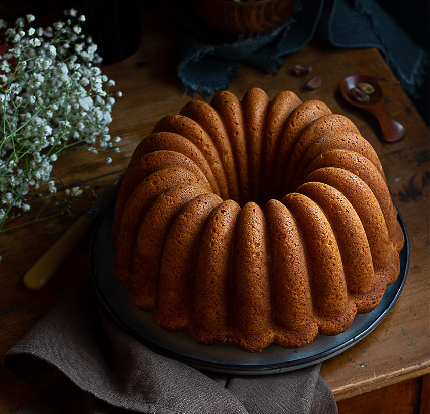 33_BUNDT-CAKE-CON-YOGURT-PISTACCHIO-E-ZAFFERANO-bg