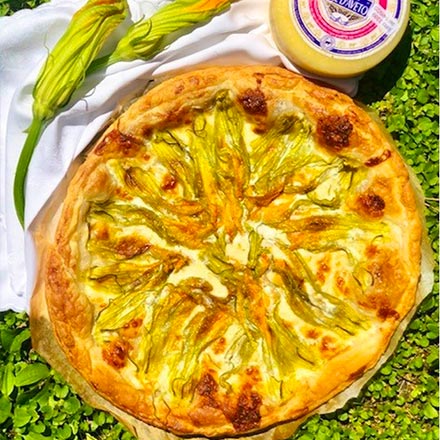 SFOGLIATA DI FORMAGGIO E FIORI DI ZUCCHINA sm