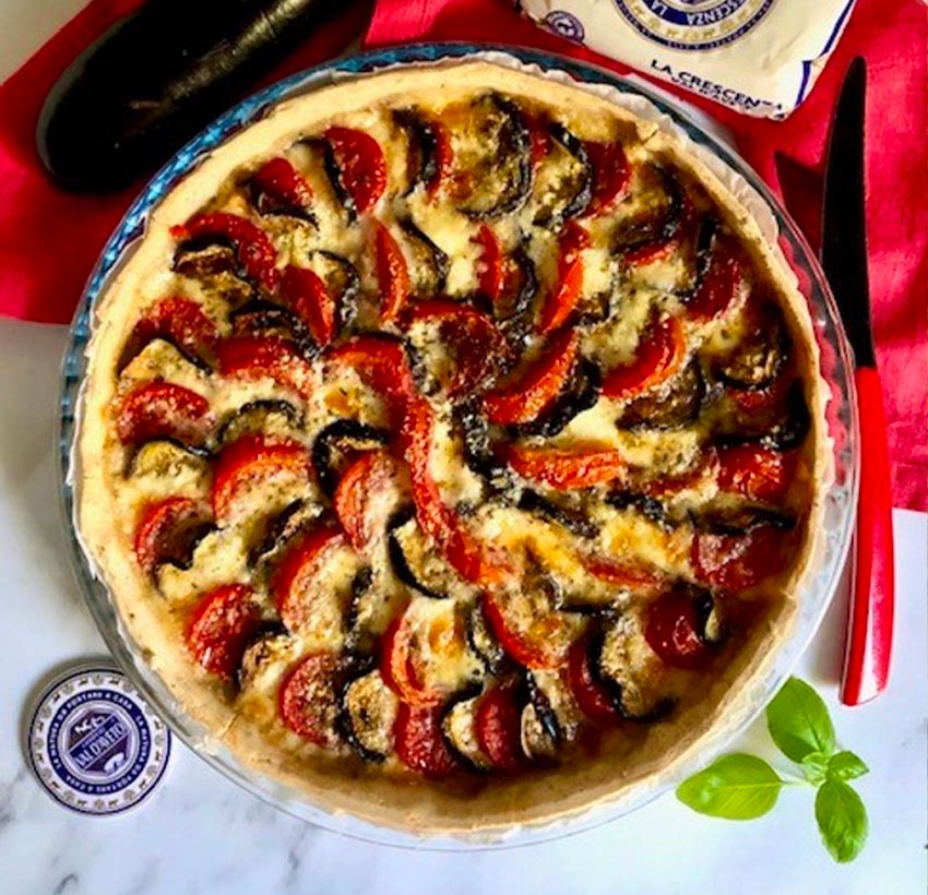 44_TORTA-SALATA-CON-POMODORINI-MELANZANE-E-CRESCENZA-bg
