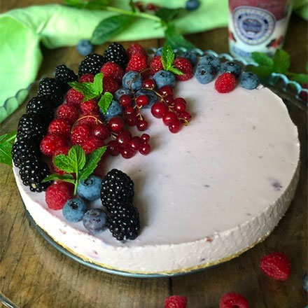 TORTA FREDDA ALLO YOGURT AI FRUTTI DI BOSCO sm