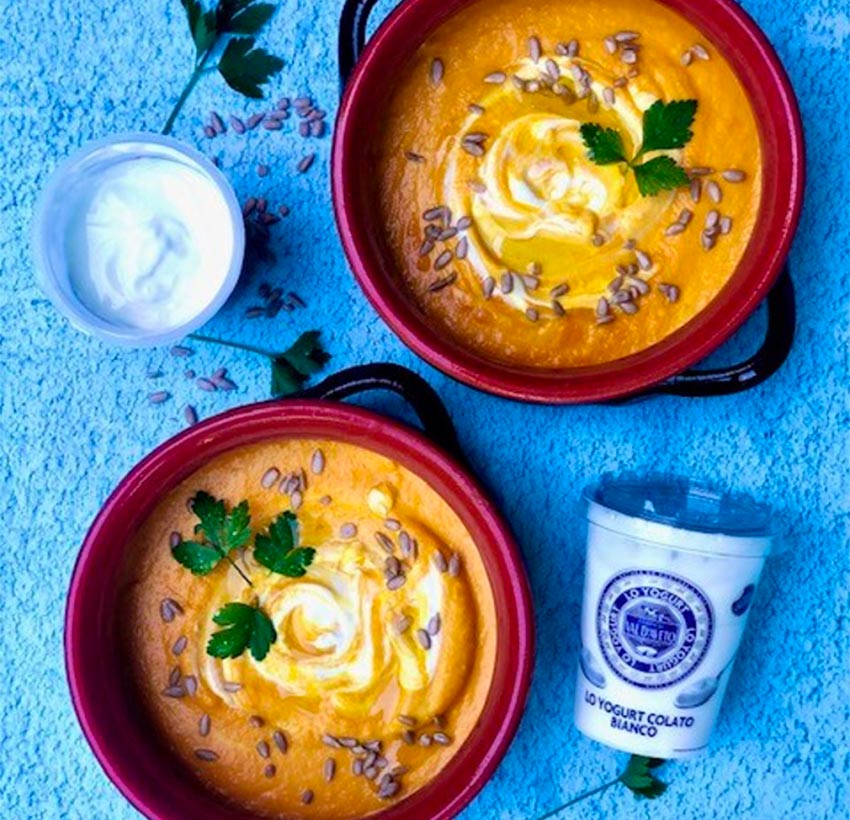 VELLUTATA DI CAROTE YOGURT E CURCUMA bg