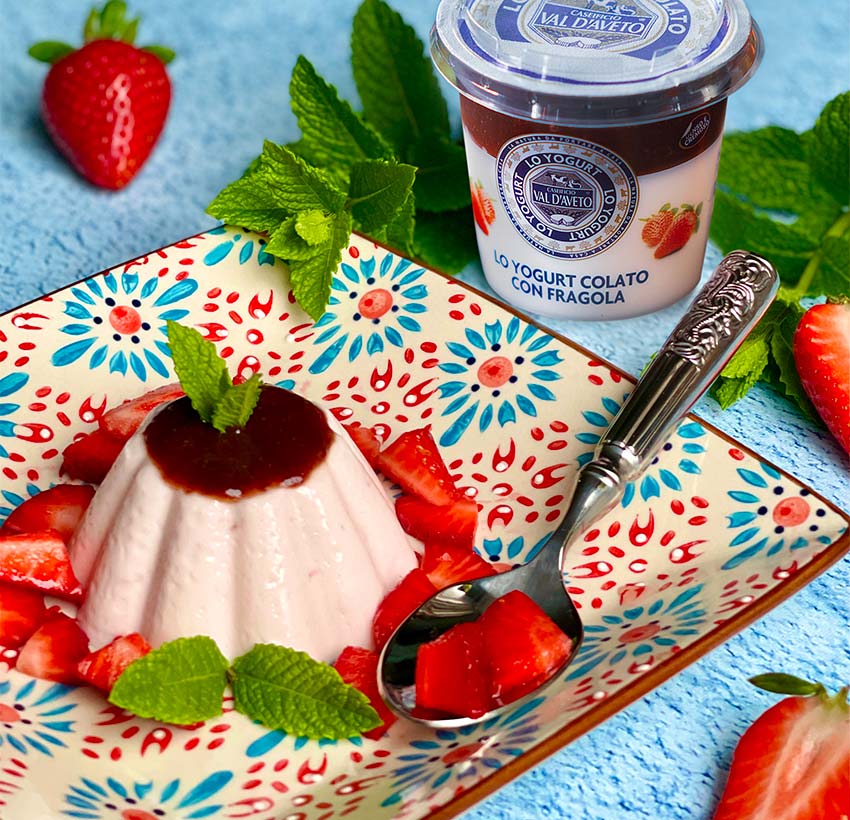BUDINO DI YOGURT ALLE FRAGOLE bg