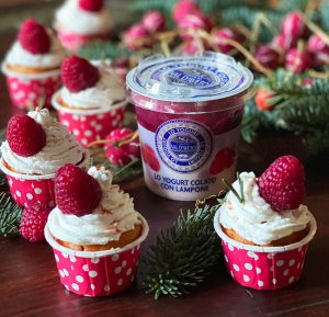CUPCAKE DI NATALE CON YOGURT AL LAMPONE bg