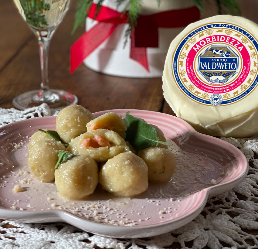 GNOCCHI RIPIENI DI MORBIDEZZA E SALMONE bg