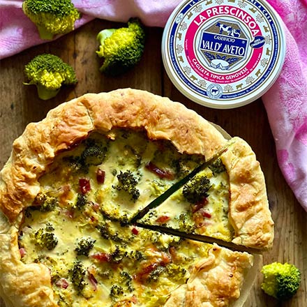 TORTA SALATA CON BROCCOLI SPECK E PRESCINSOA sm