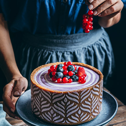 Zebra cheesecake con Yogurt Colato con frutti di bosco