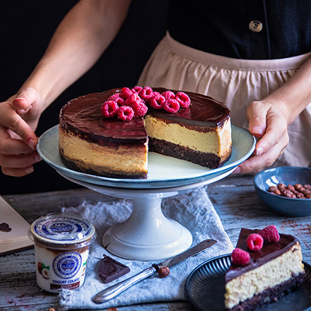 Brownie cheesecake con Yogurt Colato con Nocciola Piemonte IGP