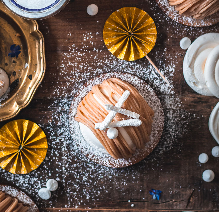 Cupolette con yogurt con Strudel di Mele, chantilly e crema ai marroni