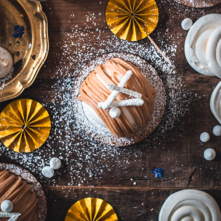 Cupolette con yogurt con Strudel di Mele, chantilly e crema ai marroni