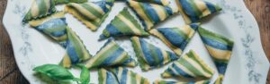 Ravioli colorati con certosa e zucchine