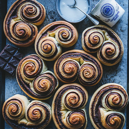 Brioches al cioccolato con Yogurt Colato al Naturale